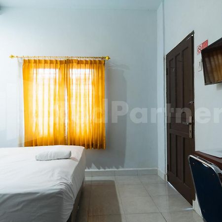 Teratai Guesthouse At Rs Adam Malik Medan Mitra Reddoorz Exterior foto